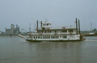 ミシシッピ川の外輪船